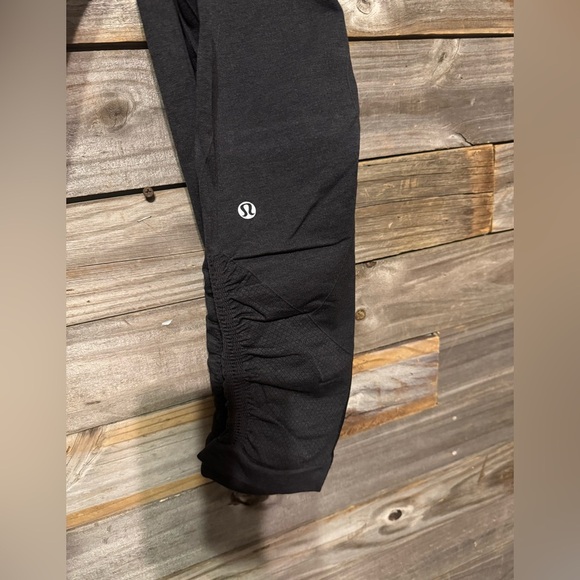 Lululemon Rib Knit Scrunch Capris Legging Black Womens 6 - Picture 3 of 4